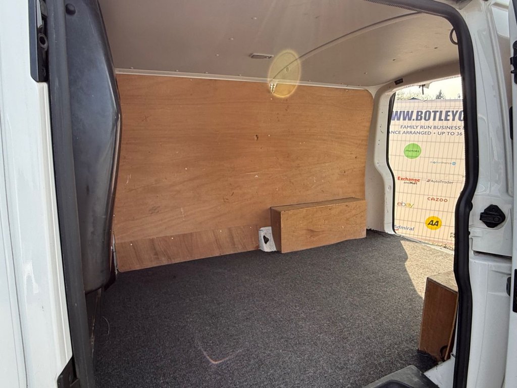 Used Volkswagen Transporter 2017 for sale - 77991452: Photo 18