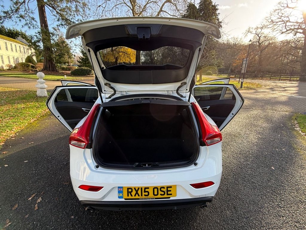 Used Volvo V40 2015 for sale - 76901109: Photo 10