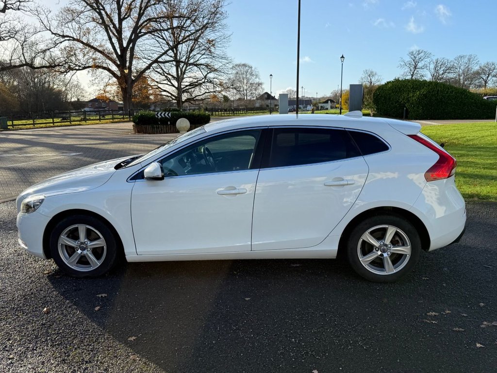 Used Volvo V40 2015 for sale - 76901109: Photo 11