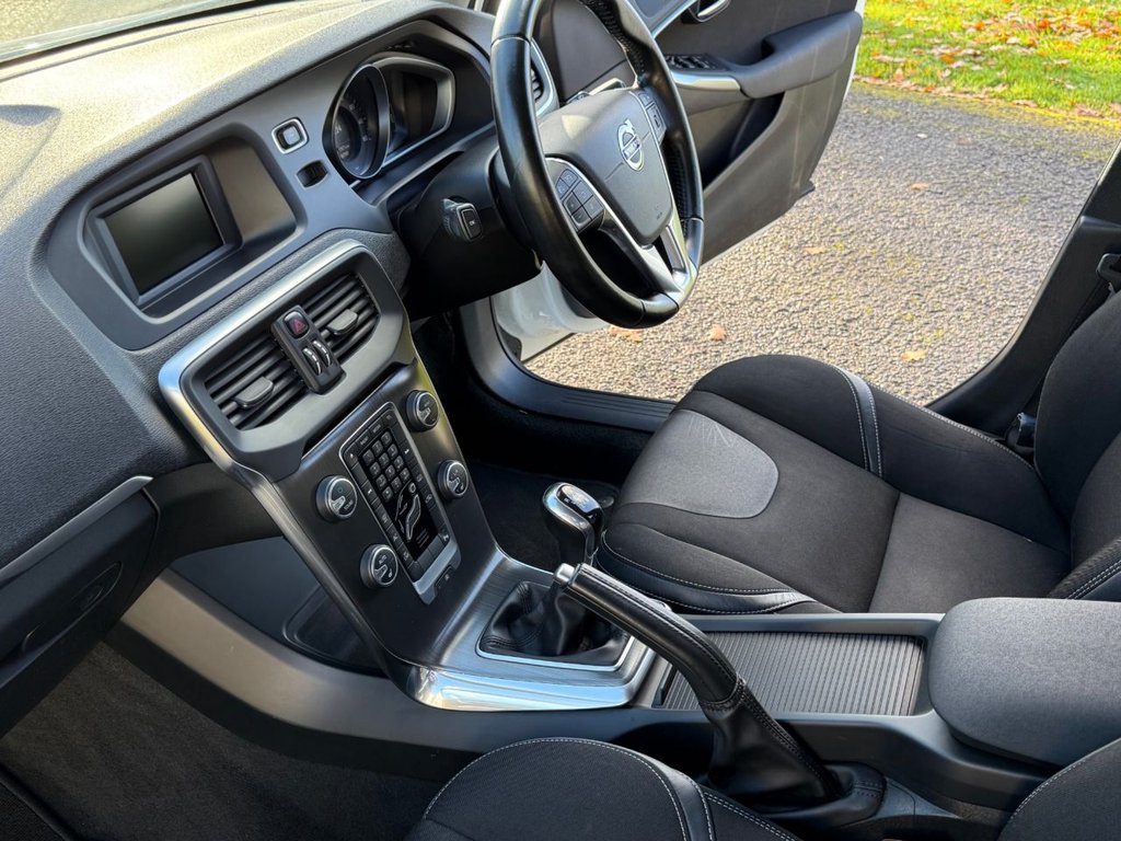 Used Volvo V40 2015 for sale - 76901109: Photo 14