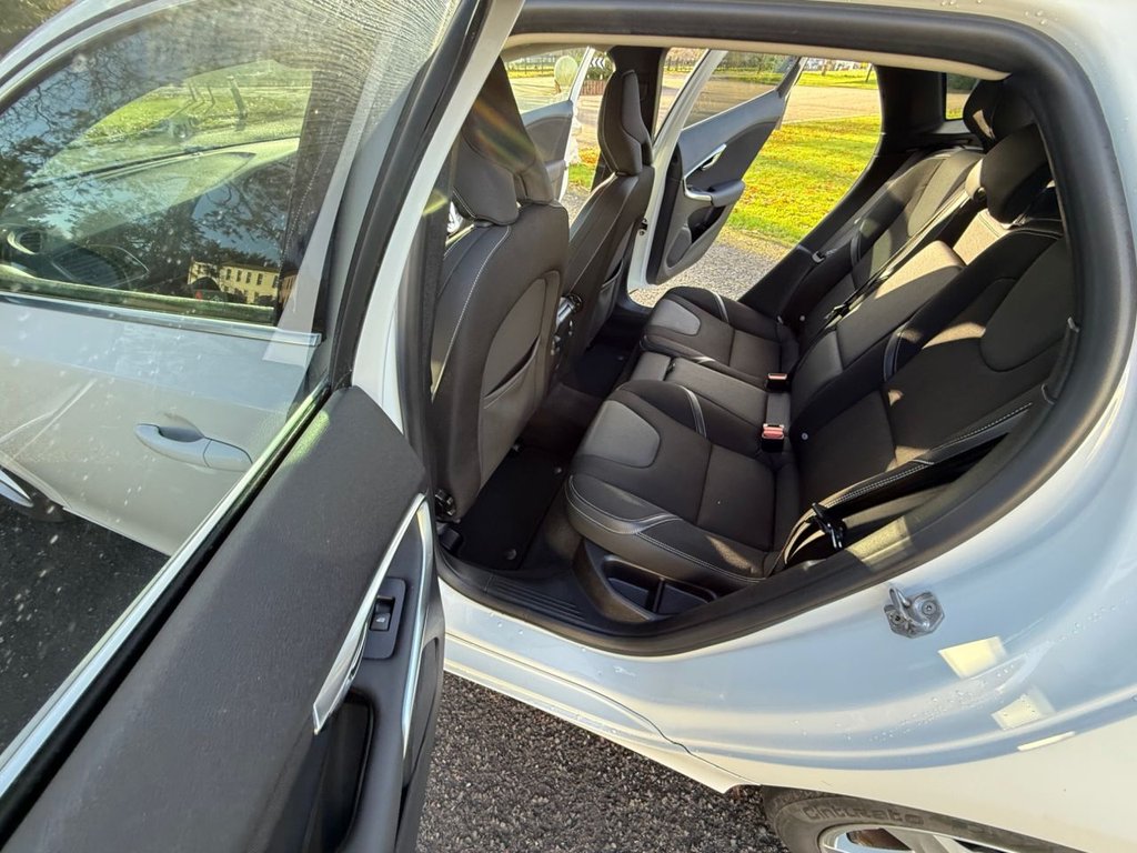 Used Volvo V40 2015 for sale - 76901109: Photo 18