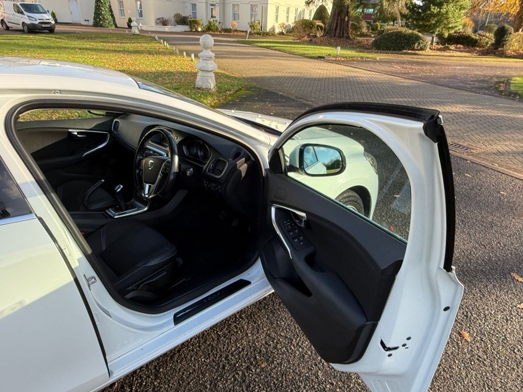 Used Volvo V40 2015 for sale - 76901109: Photo 22