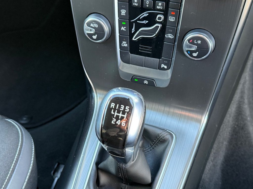 Used Volvo V40 2015 for sale - 76901109: Photo 28