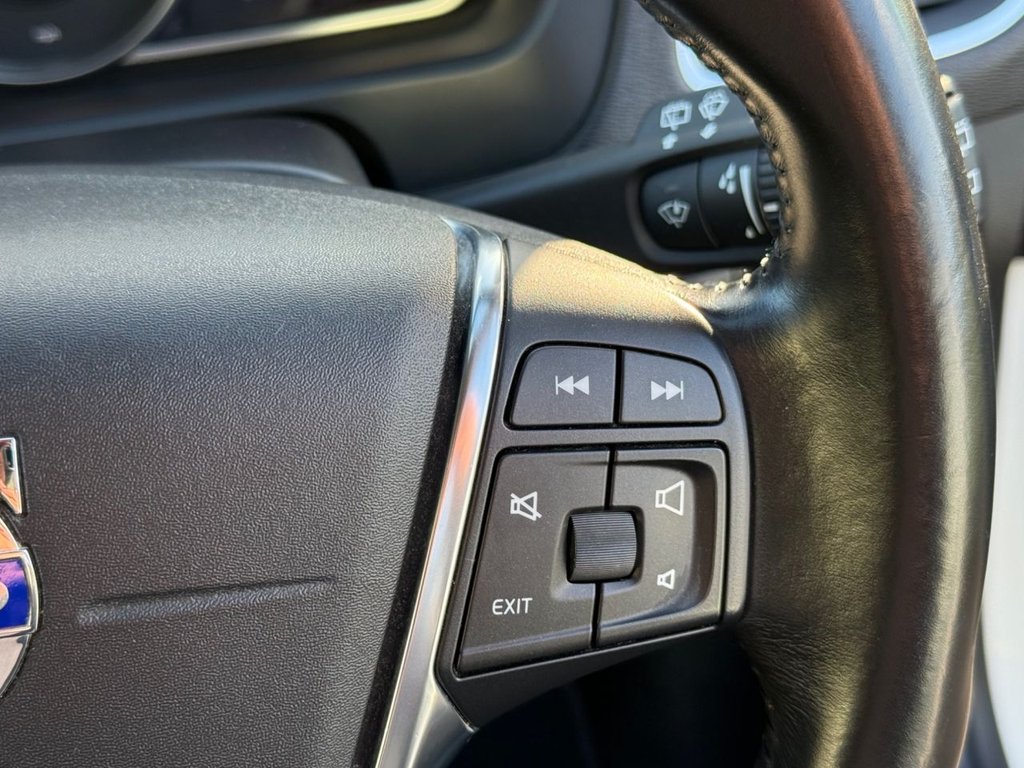 Used Volvo V40 2015 for sale - 76901109: Photo 31