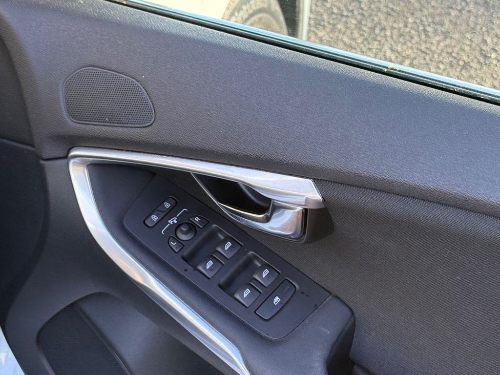 Used Volvo V40 2015 for sale - 76901109: Photo 33