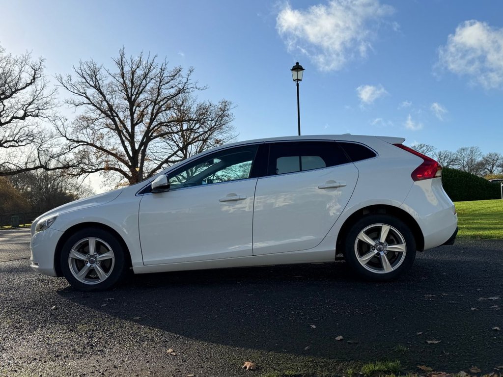 Used Volvo V40 2015 for sale - 76901109: Photo 9