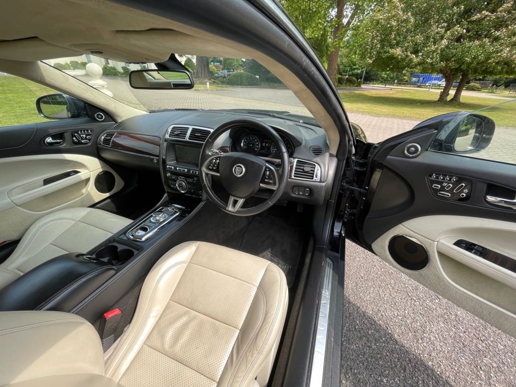 Used Jaguar XK 2012 for sale - 78172447: Photo 21