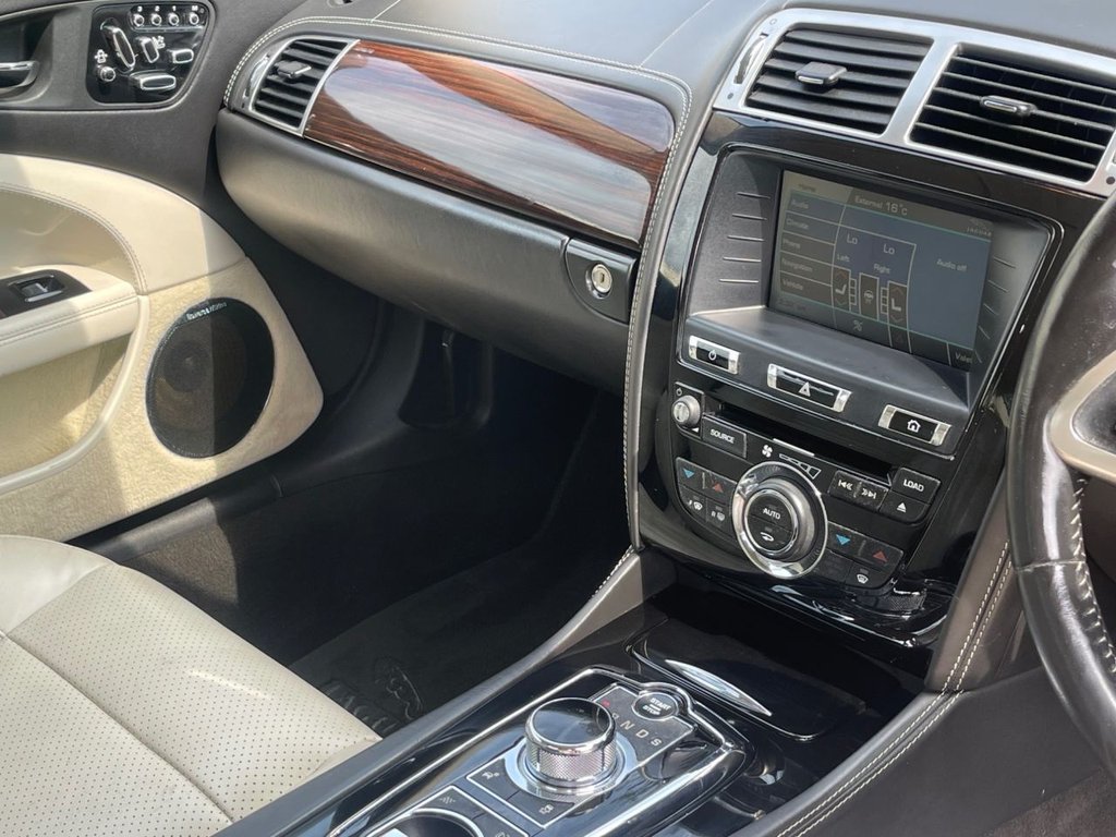 Used Jaguar XK 2012 for sale - 78172447: Photo 30