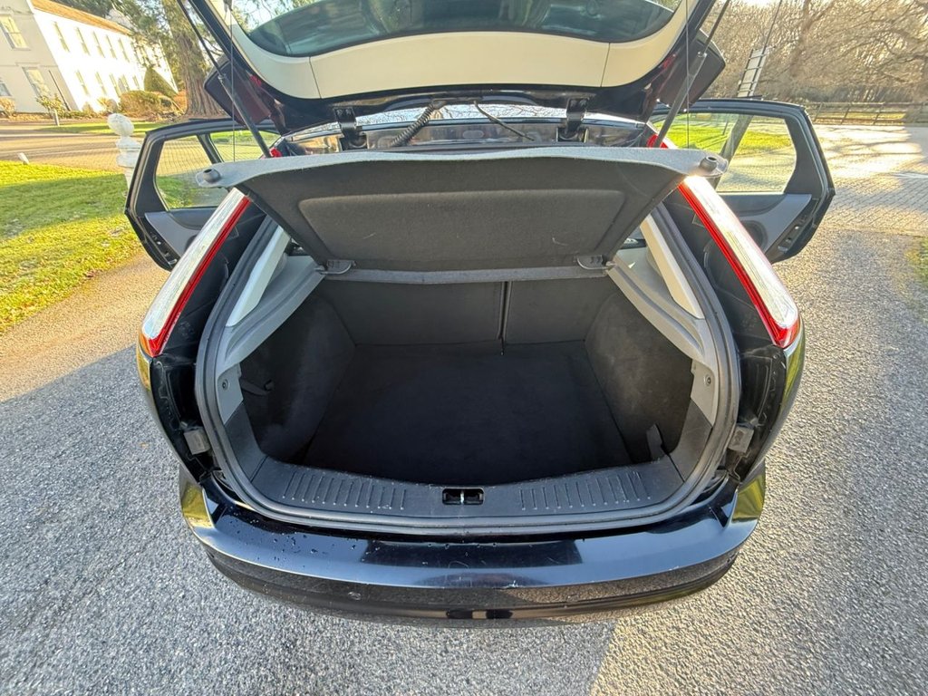 Used Ford Focus 2011 for sale - 77096679: Photo 18