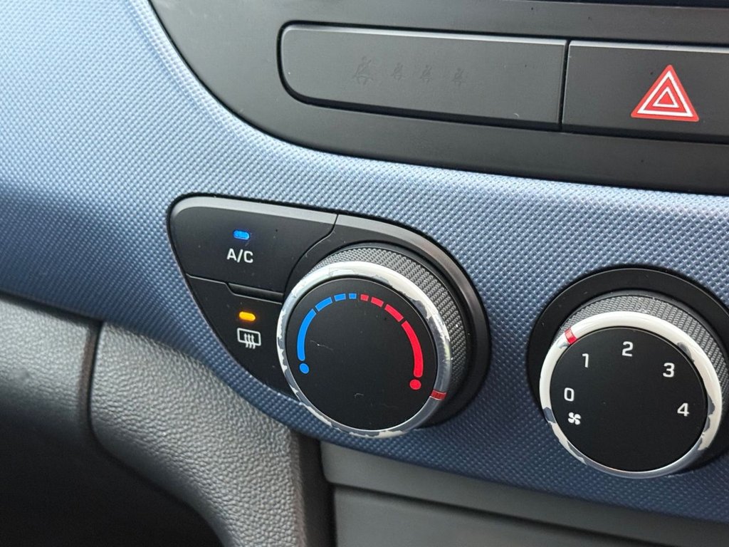 Used Hyundai i10 2015 for sale - 76724359: Photo 30