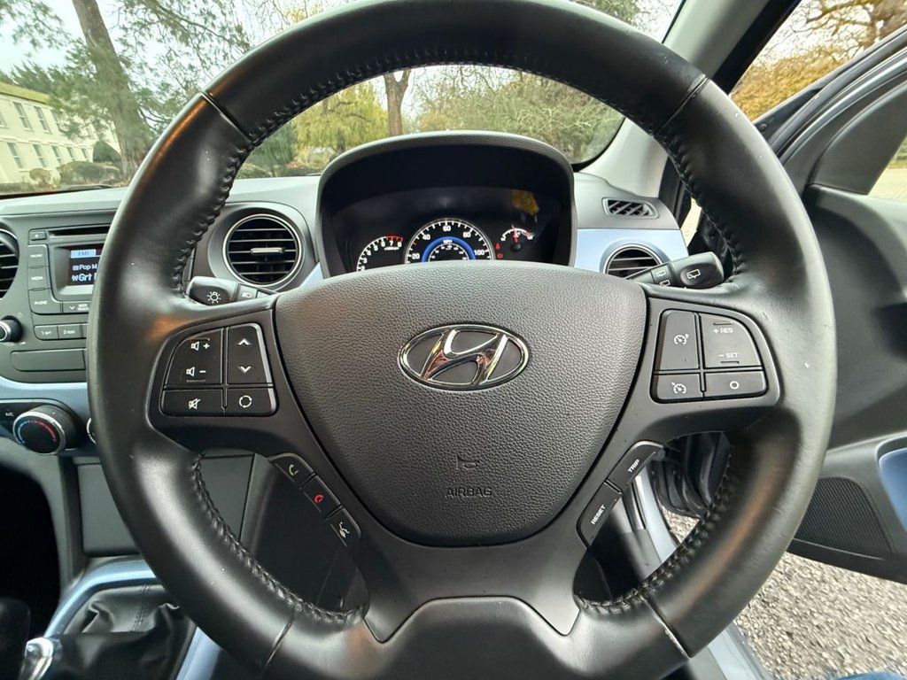 Used Hyundai i10 2015 for sale - 76724359: Photo 33