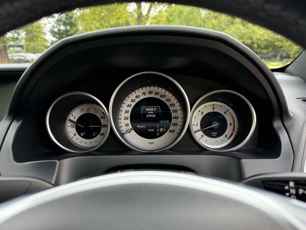 Used Mercedes-Benz E Class 2015 for sale - 76147887: Photo 28