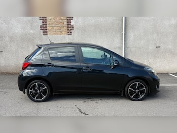 Used Toyota Yaris 2015 for sale - 79750644: Photo