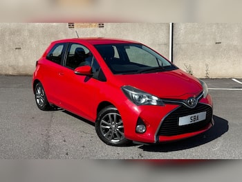 Used Toyota Yaris 2015 for sale - 79750980: Photo