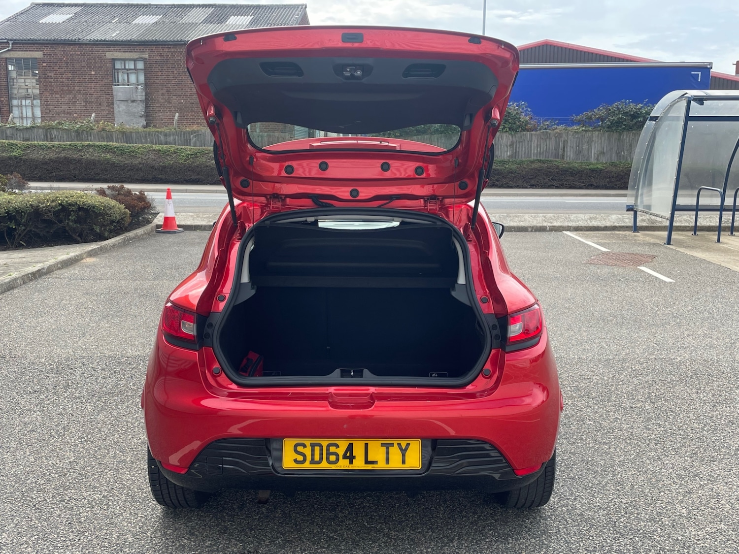 Used Renault Clio 2014 for sale - 76017399: Photo 11