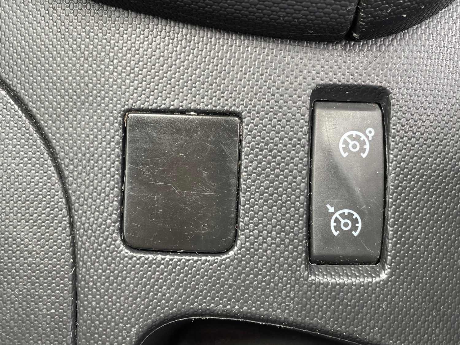 Used Renault Clio 2014 for sale - 76017399: Photo 42