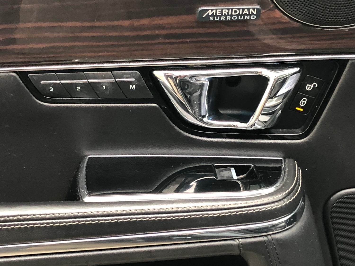 Used Jaguar XJ 2014 for sale - 77354081: Photo 38