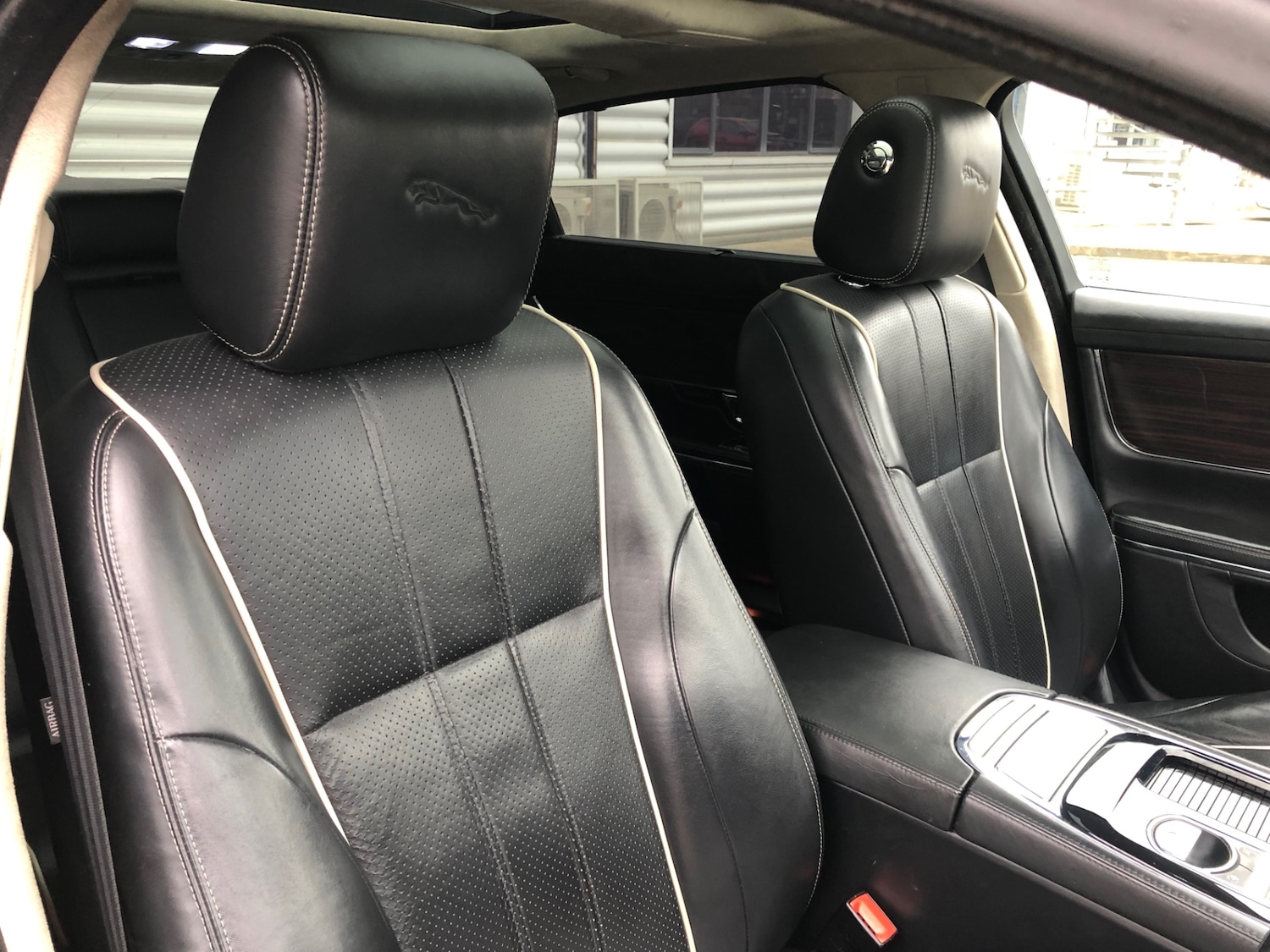 Used Jaguar XJ 2014 for sale - 77354081: Photo 43