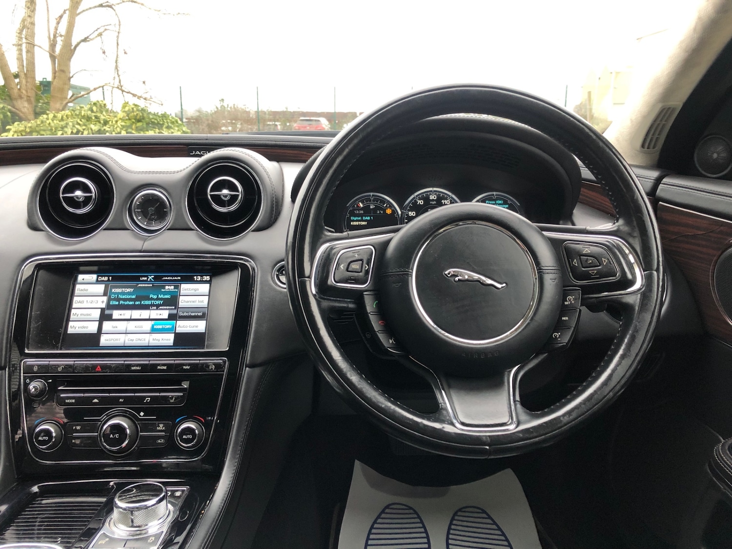 Used Jaguar XJ 2014 for sale - 77354081: Photo 5