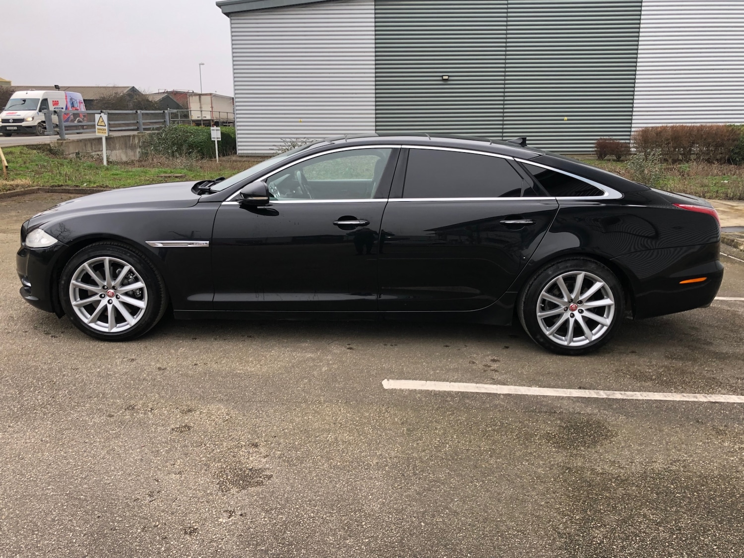 Used Jaguar XJ 2014 for sale - 77354081: Photo 63