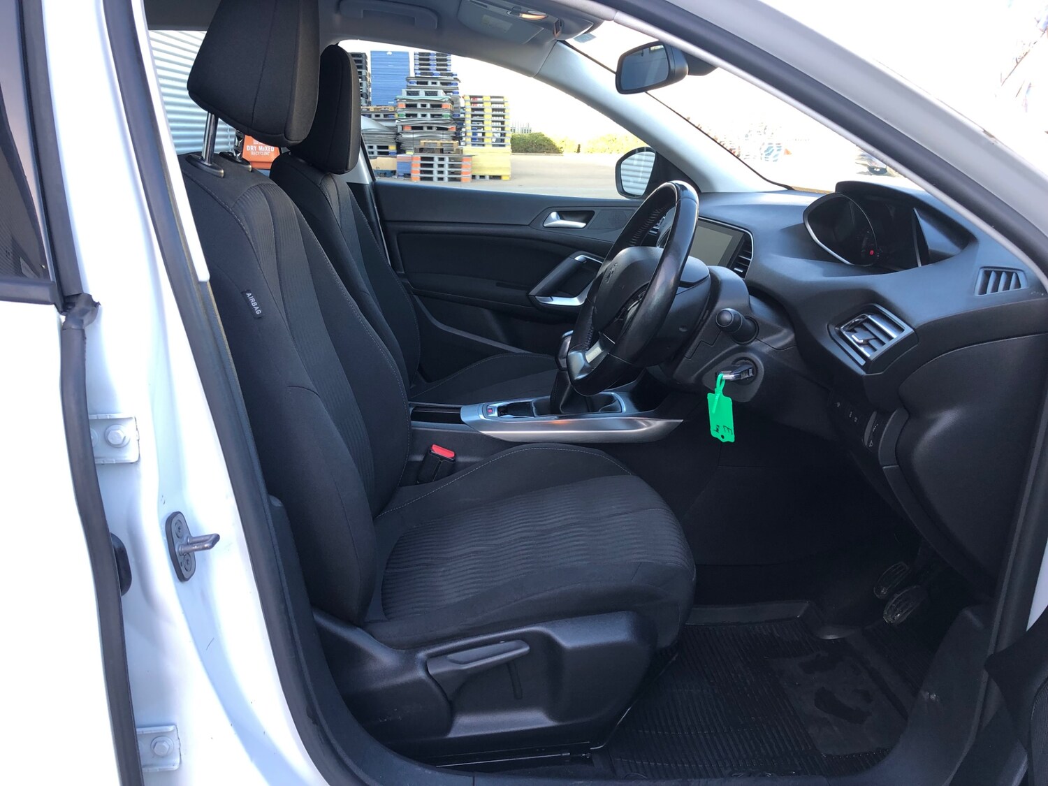 Used Peugeot 308 2015 for sale - 78054881: Photo 29