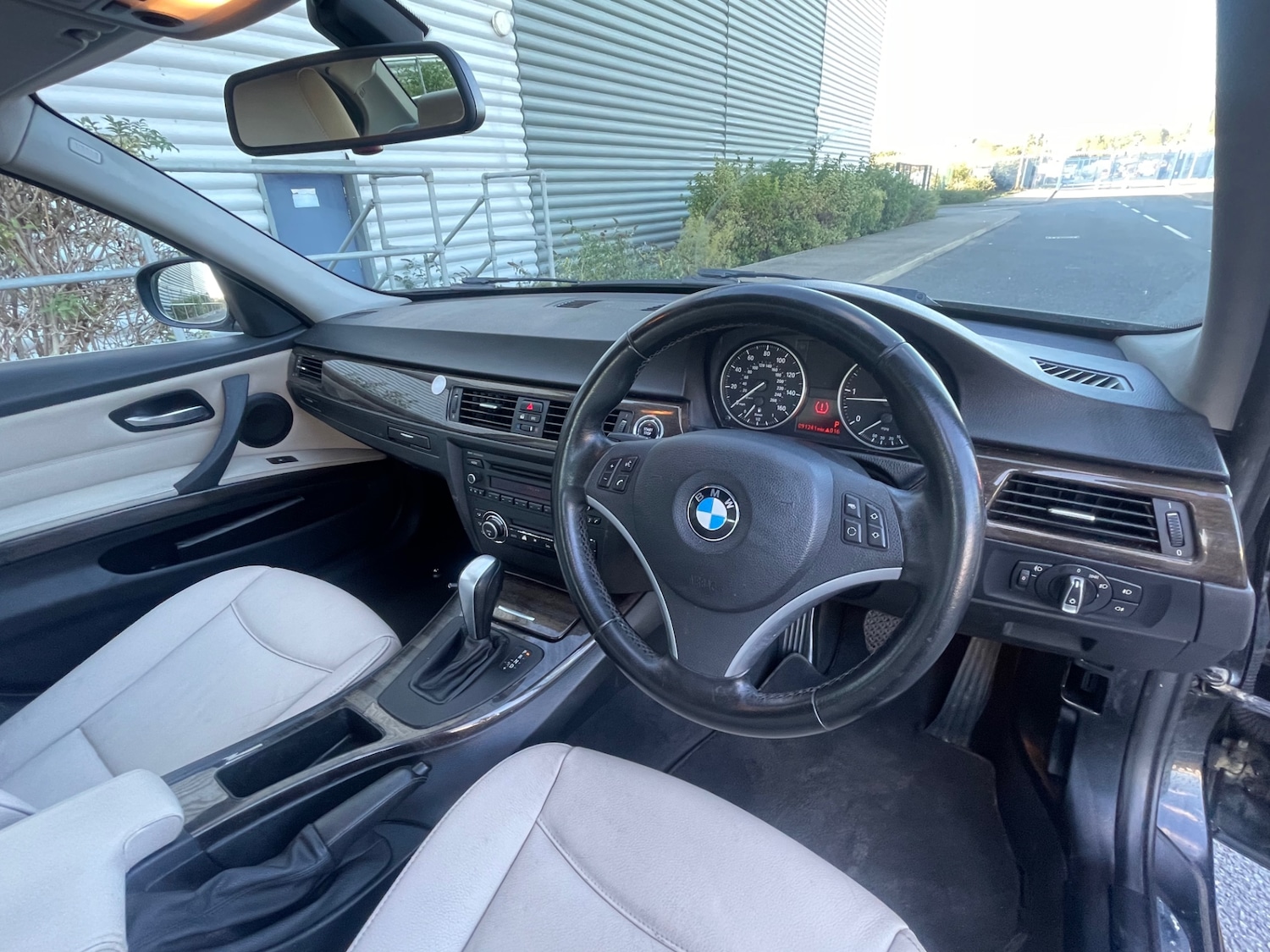 Used BMW 3 Series 2011 for sale - 76027943: Photo 24