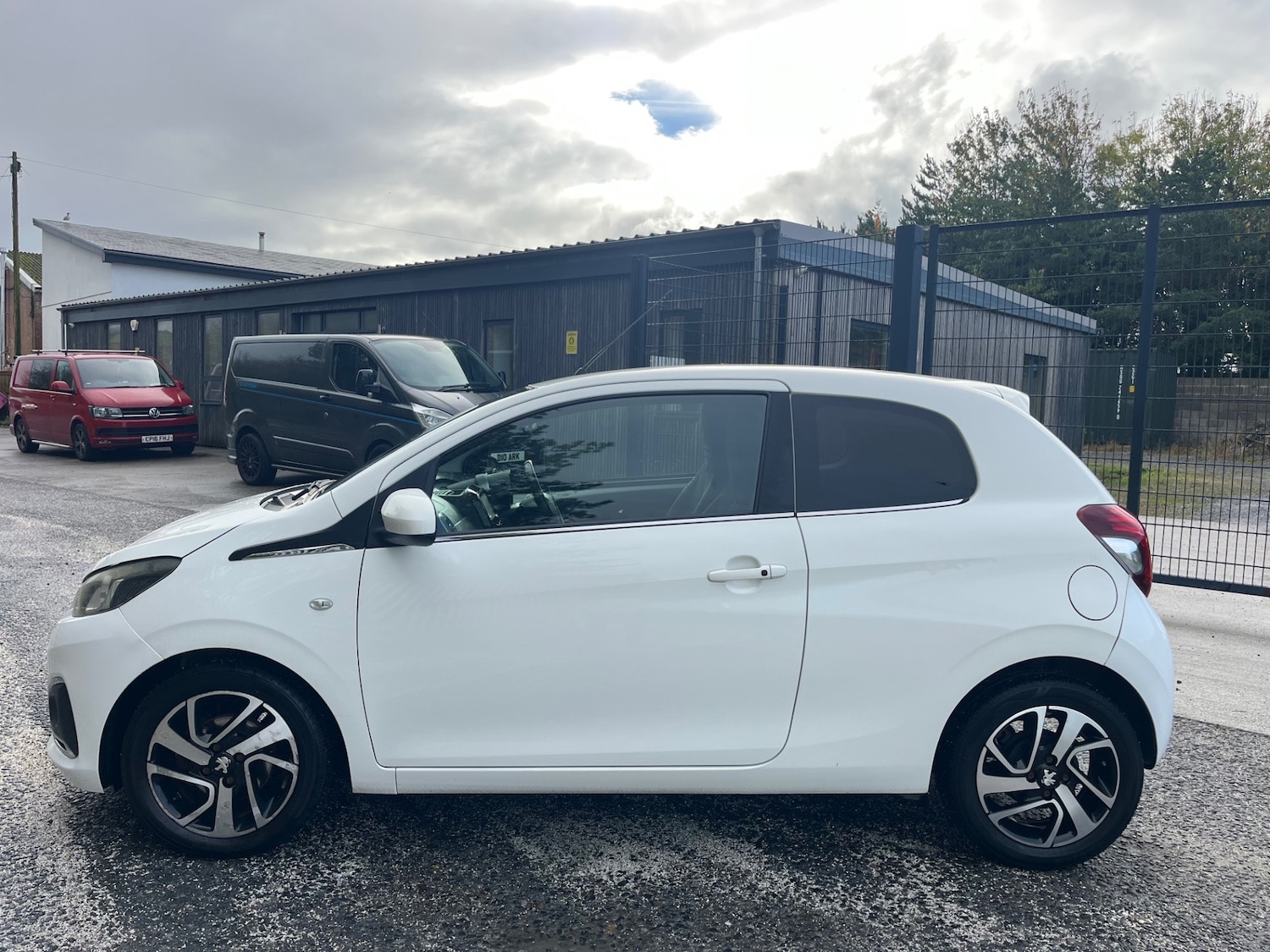 Used Peugeot 108 2016 for sale - 76650689: Photo 4