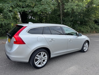 Used Volvo V60 2012 for sale - 79404063: Photo