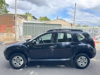 Used Dacia Duster 2014 for sale - 79594378: Photo