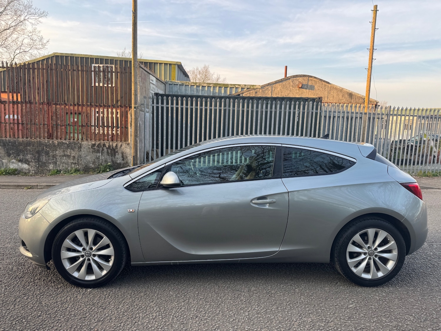 Used Vauxhall Astra GTC 2015 for sale - 77951623: Photo 3