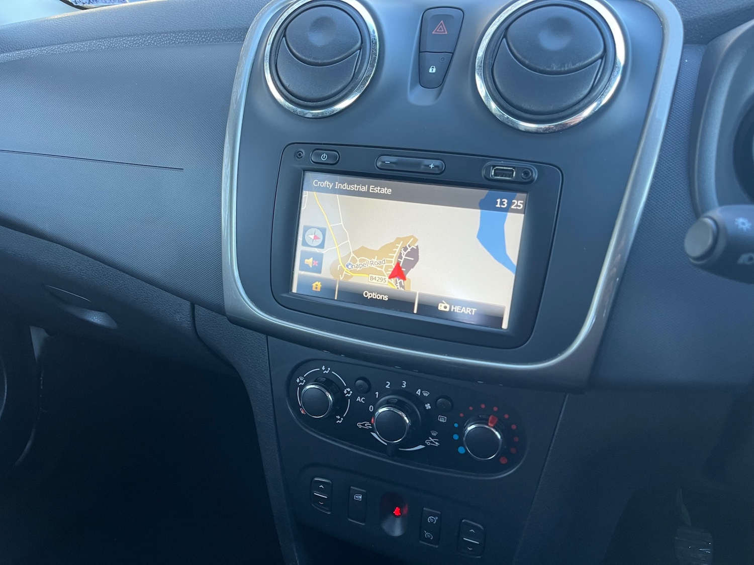 Used Dacia Sandero Stepway 2014 for sale - 76809298: Photo 12