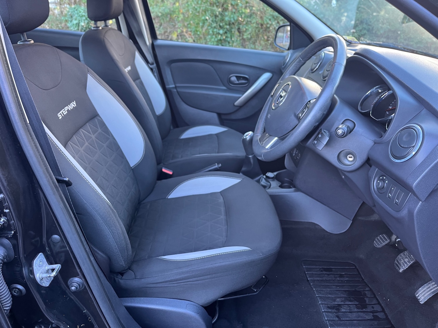 Used Dacia Sandero Stepway 2014 for sale - 76809298: Photo 7