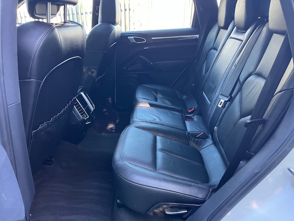 Used Porsche Cayenne 2012 for sale - 76088267: Photo 10