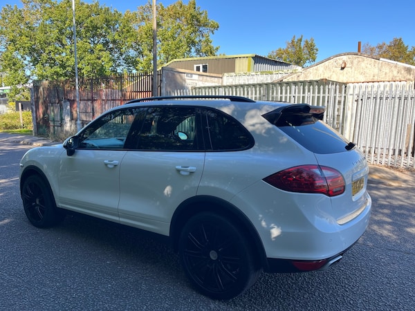 Used Porsche Cayenne 2012 for sale - 76088267: Photo 6