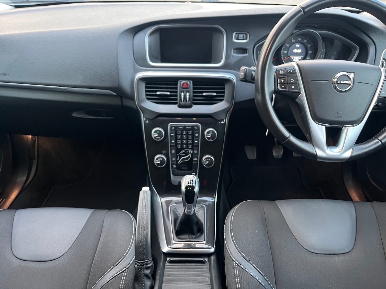 Used Volvo V40 2019 for sale - 77065487: Photo 12