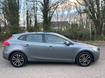 Used Volvo V40 2019 for sale - 77065487: Photo