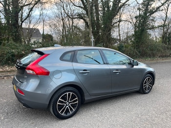 Used Volvo V40 2019 for sale - 77065487: Photo