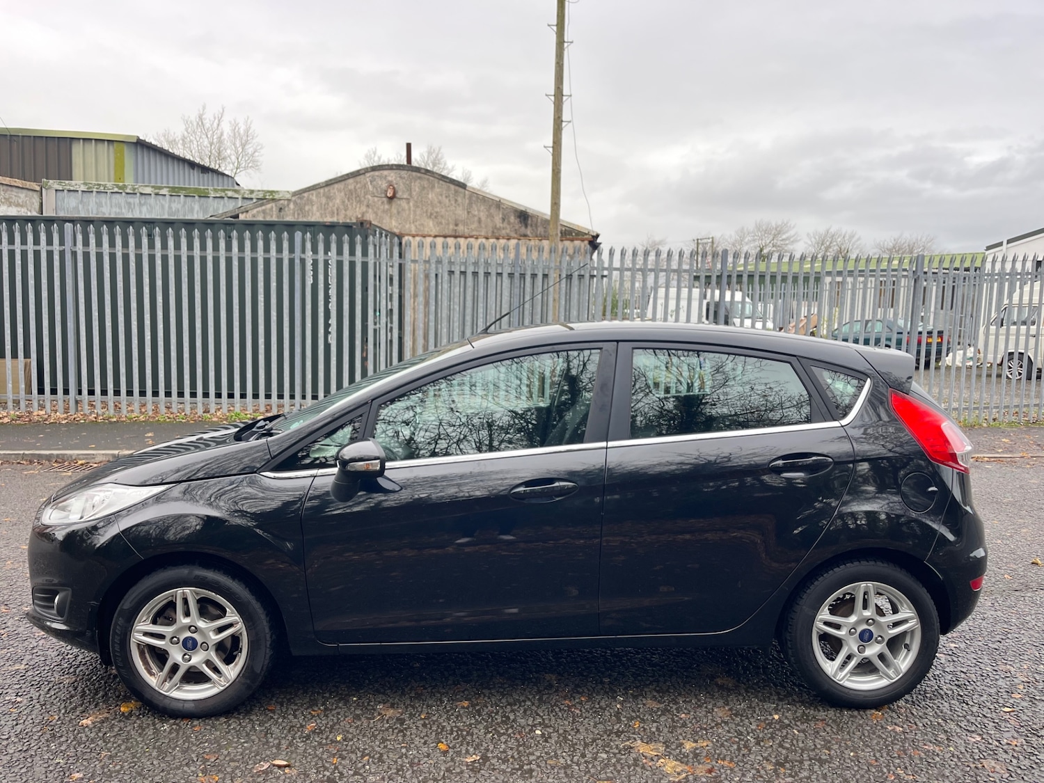 Used Ford Fiesta 2013 for sale - 76863681: Photo 4