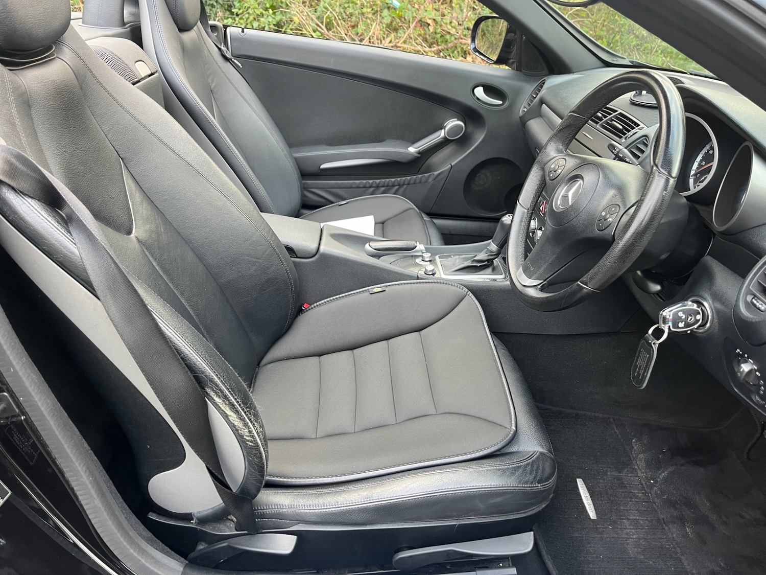 Used Mercedes-Benz SLK 2009 for sale - 76686922: Photo 11