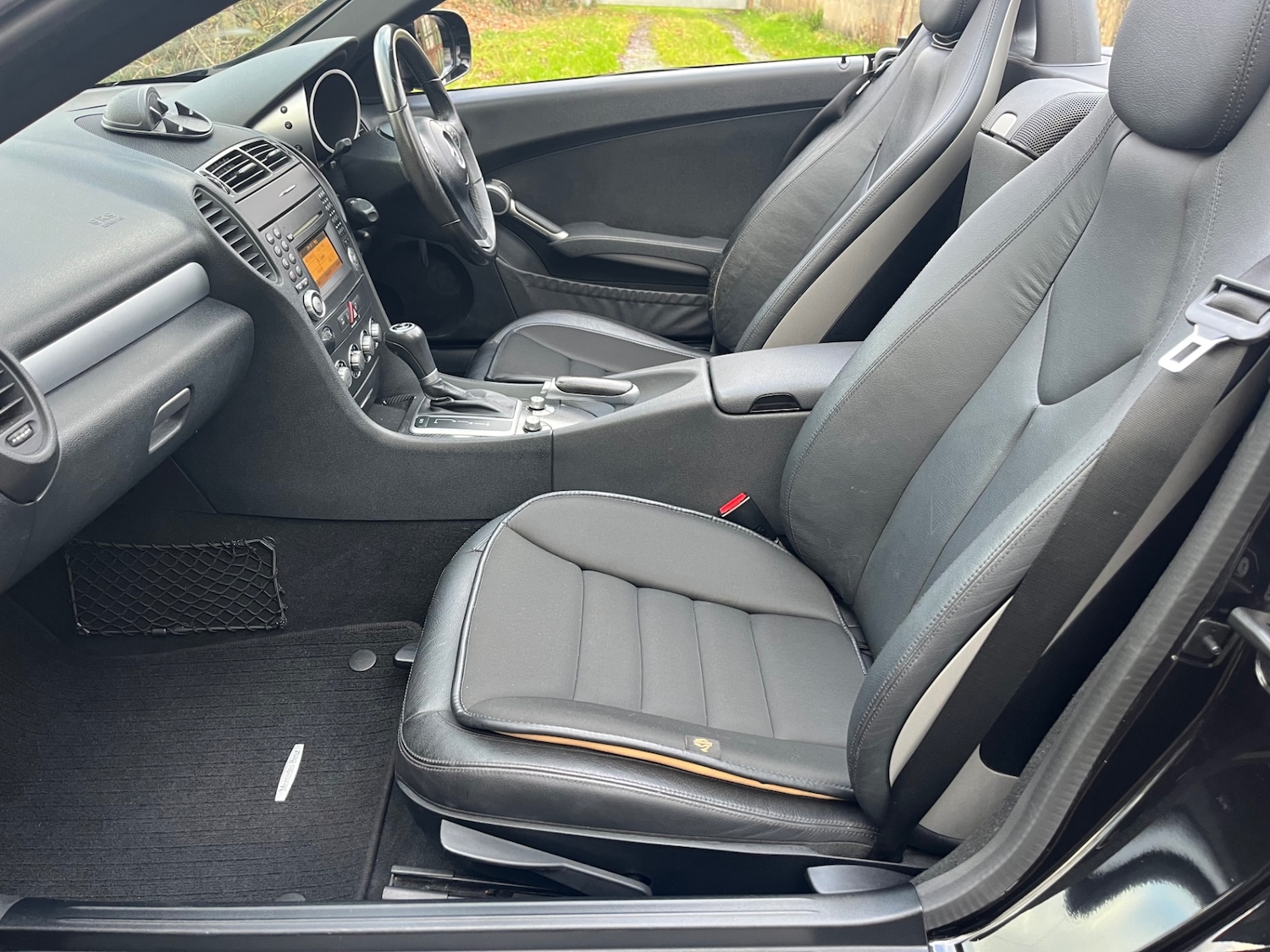 Used Mercedes-Benz SLK 2009 for sale - 76686922: Photo 12