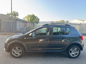 Used Dacia Sandero Stepway 2019 for sale - 79272976: Photo