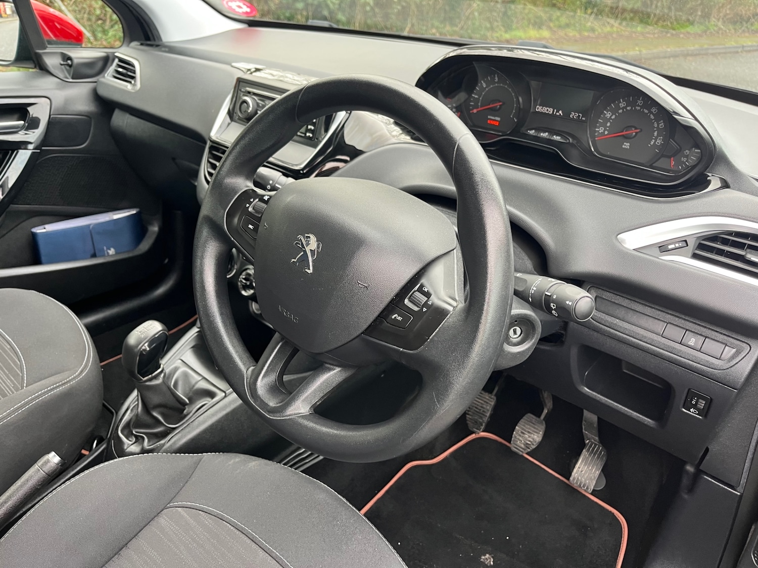 Used Peugeot 208 2014 for sale - 77208618: Photo 11