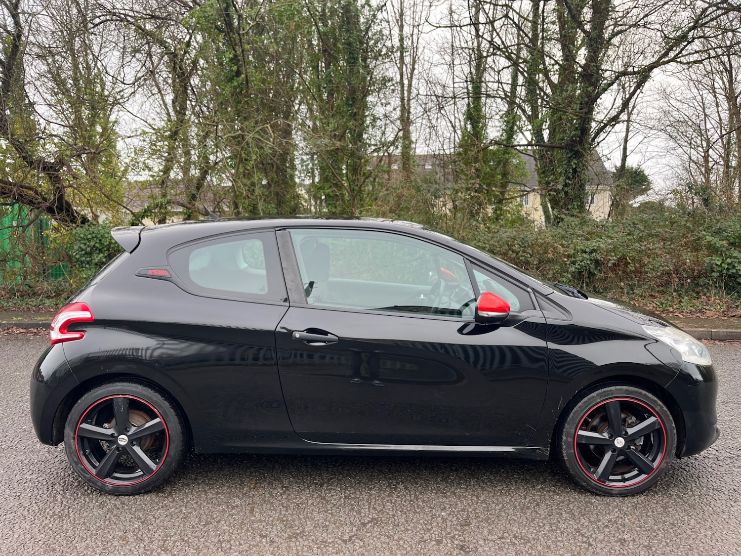 Used Peugeot 208 2014 for sale - 77208618: Photo 2