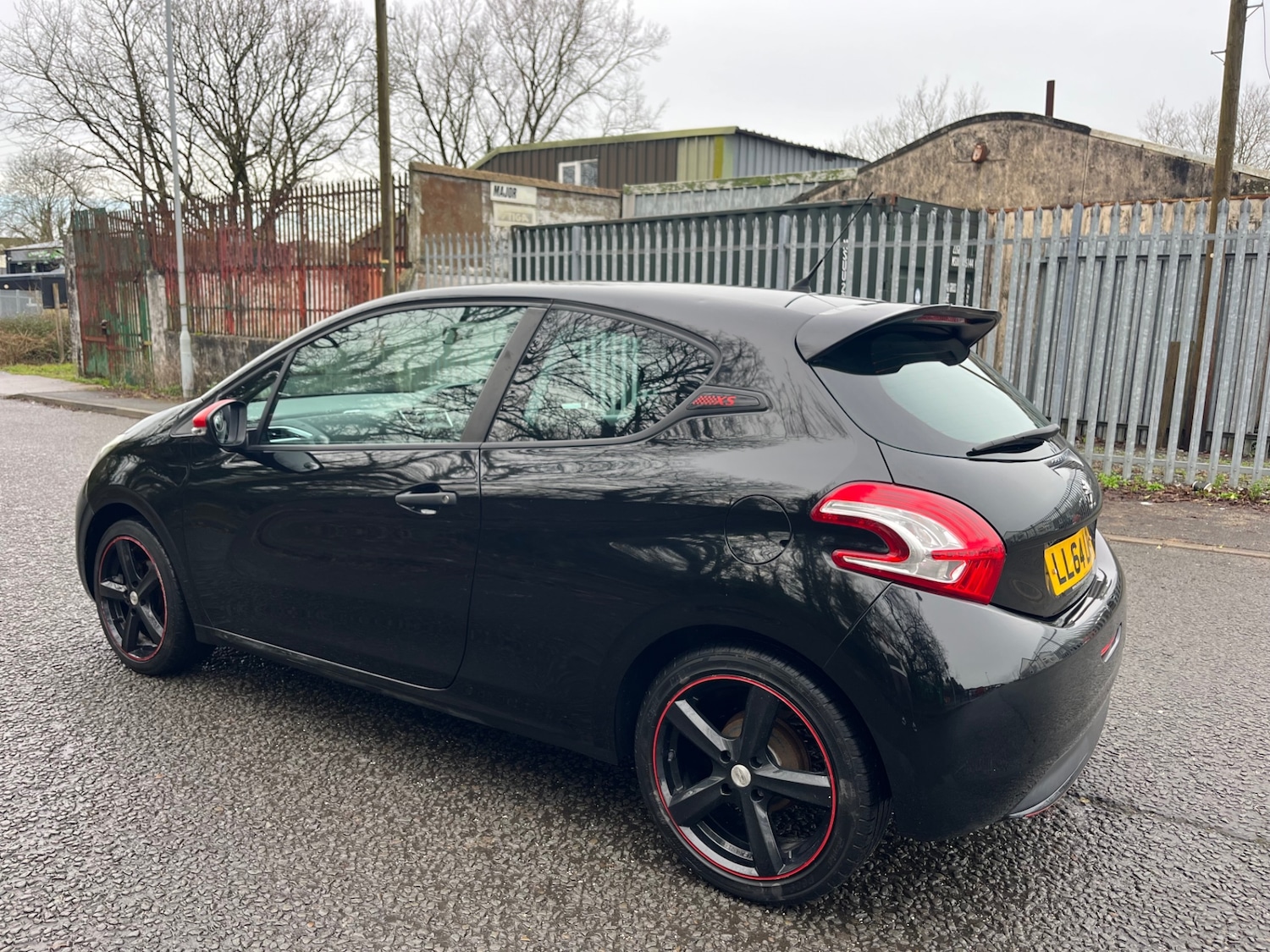 Used Peugeot 208 2014 for sale - 77208618: Photo 5