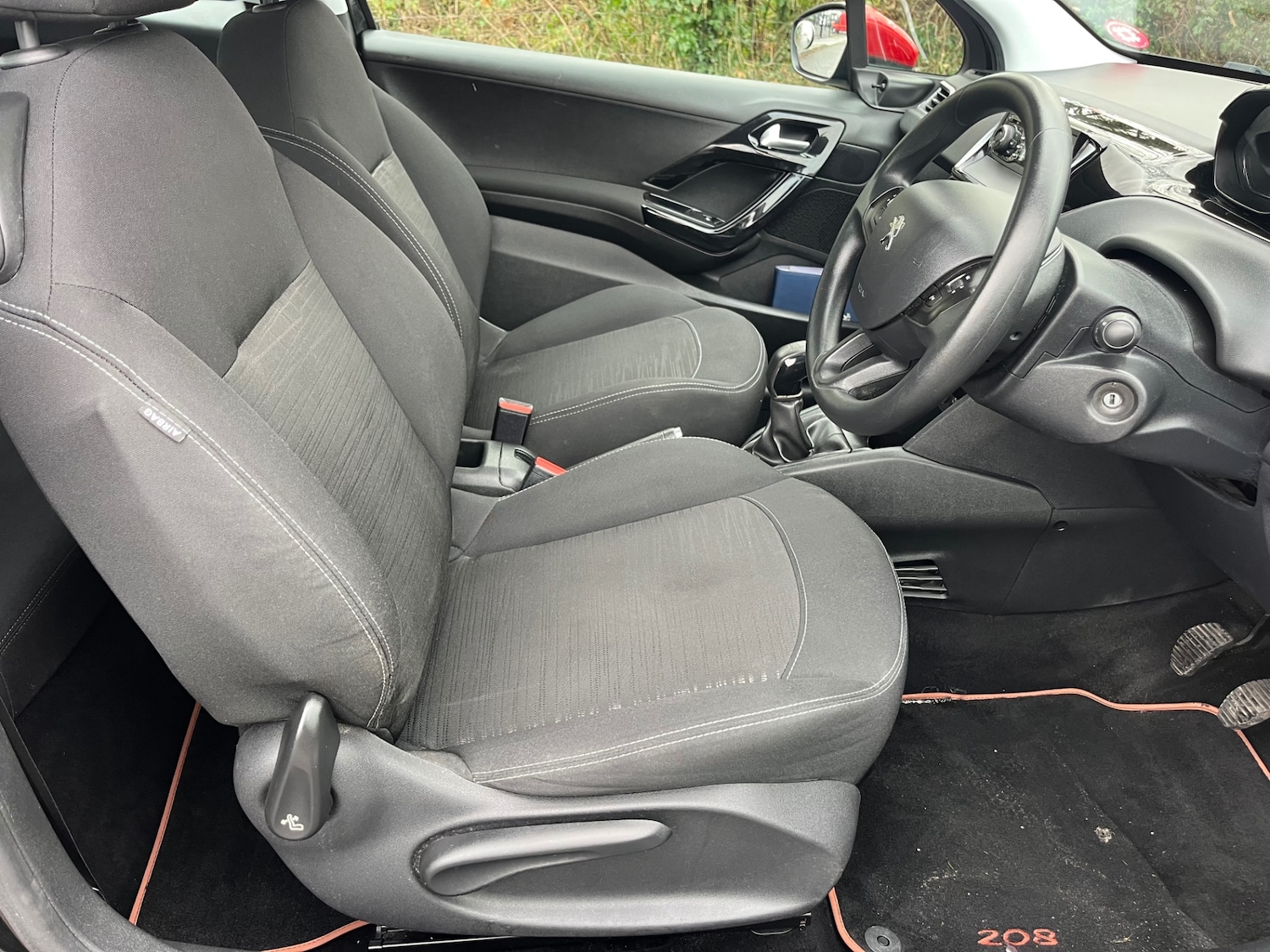 Used Peugeot 208 2014 for sale - 77208618: Photo 7