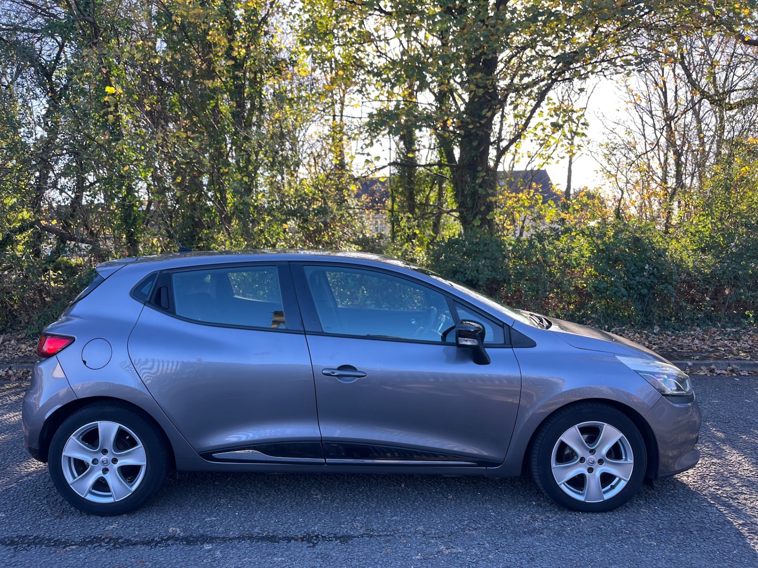 Used Renault Clio 2014 for sale - 76616616: Photo 2