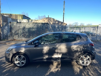 Used Renault Clio 2014 for sale - 76616616: Photo