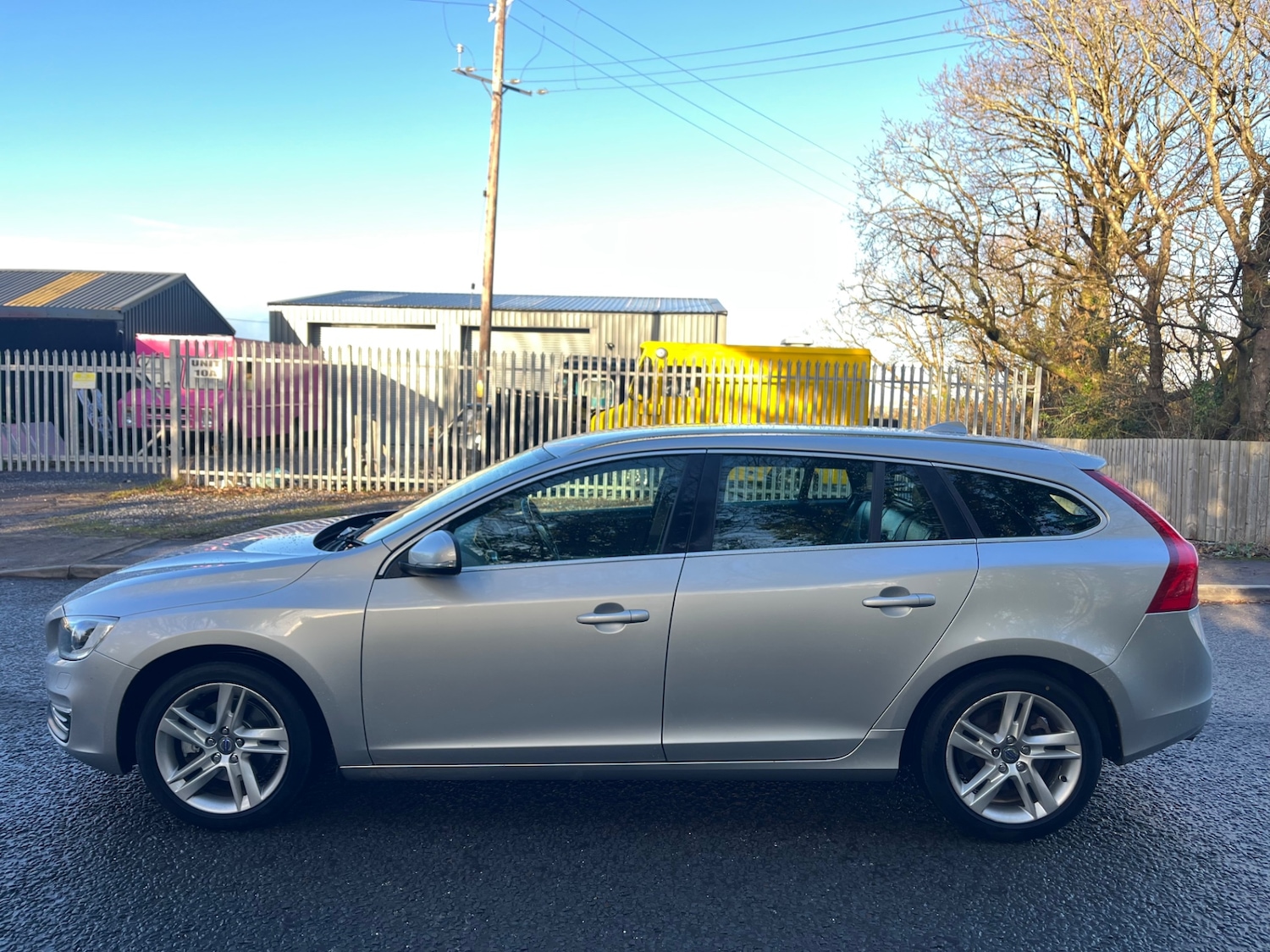 Used Volvo V60 2013 for sale - 77099846: Photo 4
