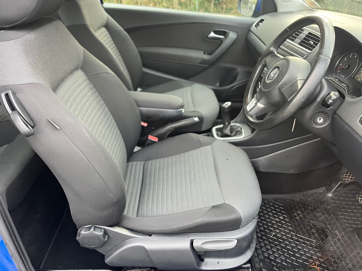 Used Volkswagen Polo 2011 for sale - 77818031: Photo 9