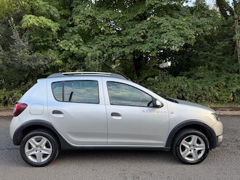 Used Dacia Sandero Stepway 2015 for sale - 79604993: Photo